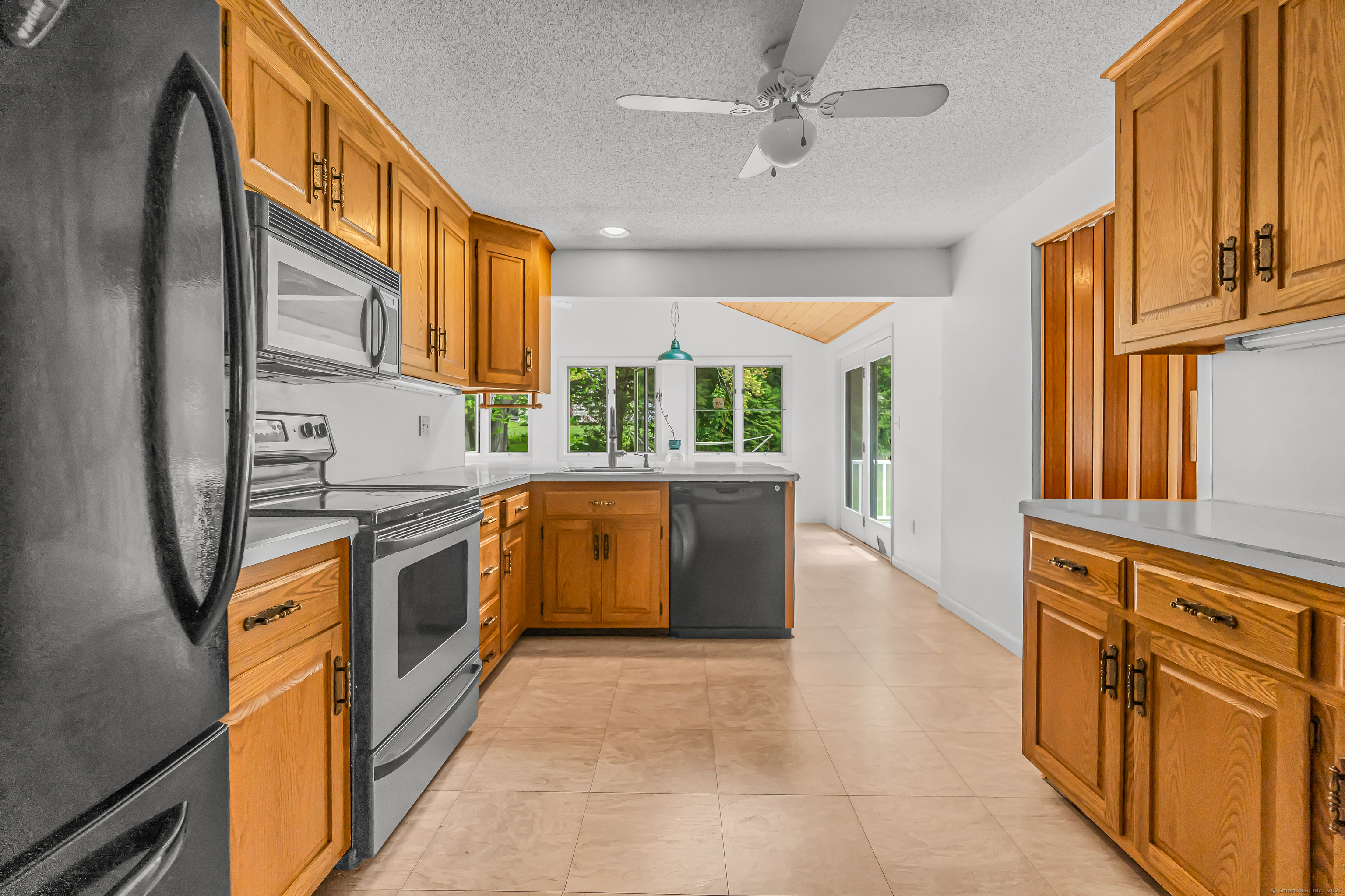 211 Fairlawn Drive, Torrington, Connecticut image 19