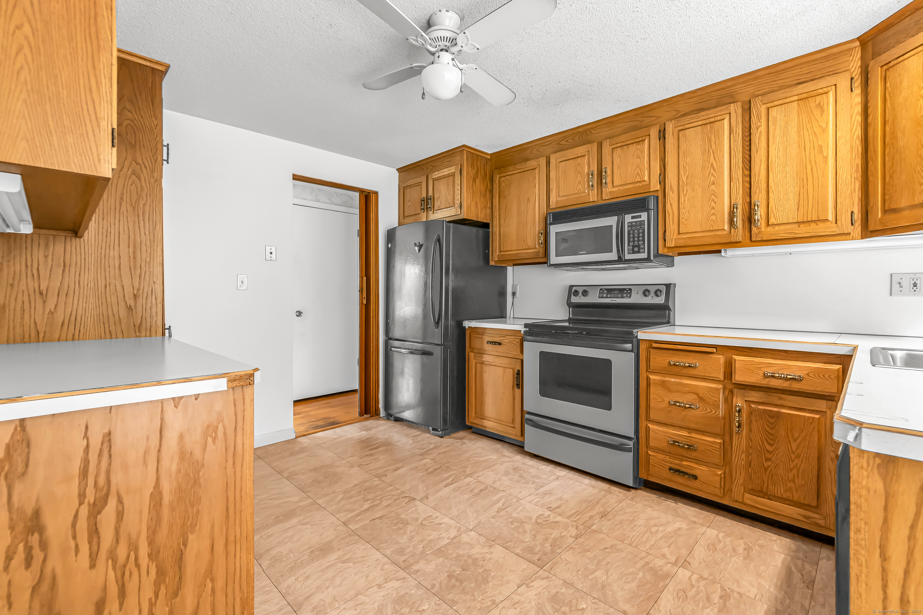 211 Fairlawn Drive, Torrington, Connecticut image 17