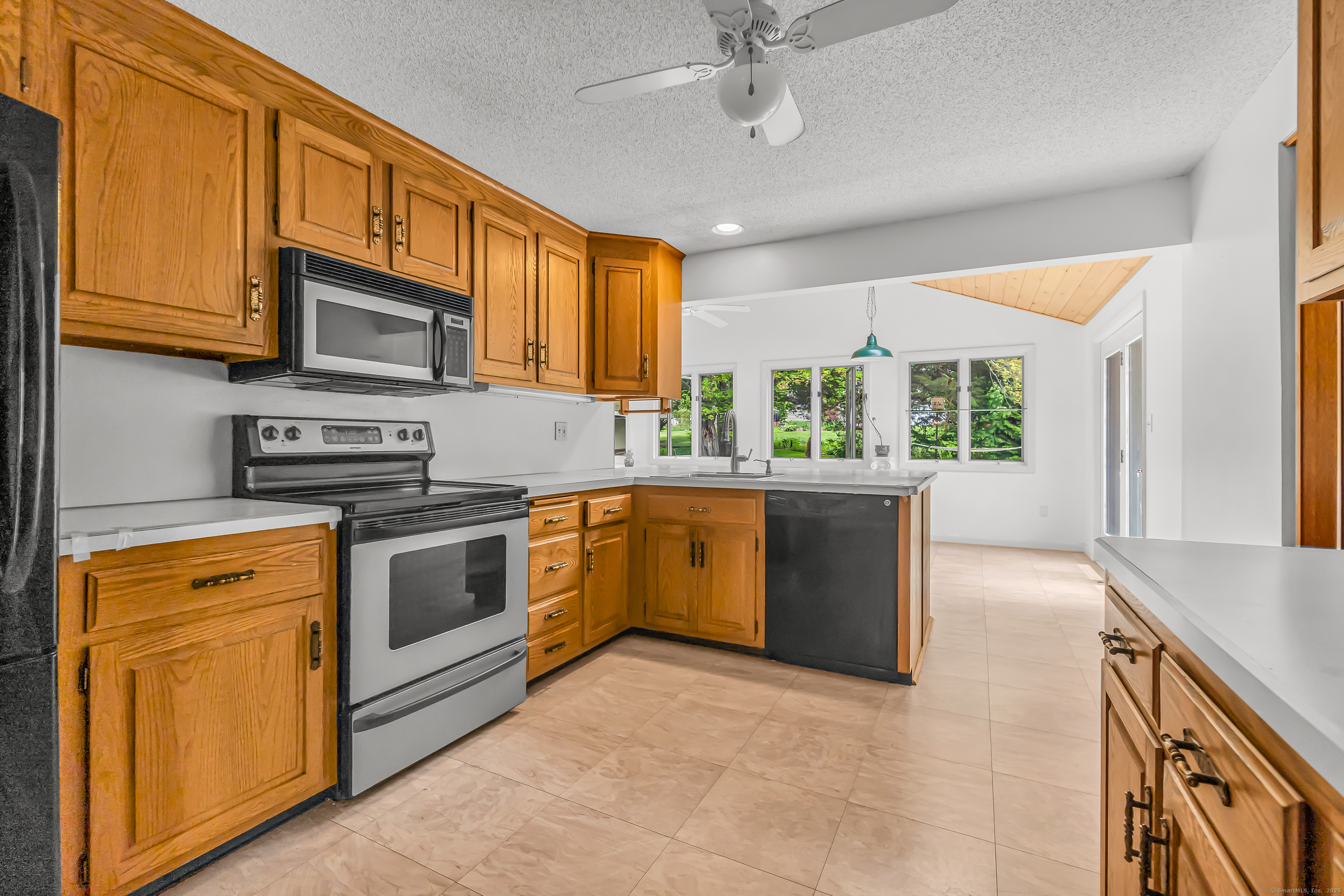 211 Fairlawn Drive, Torrington, Connecticut image 18