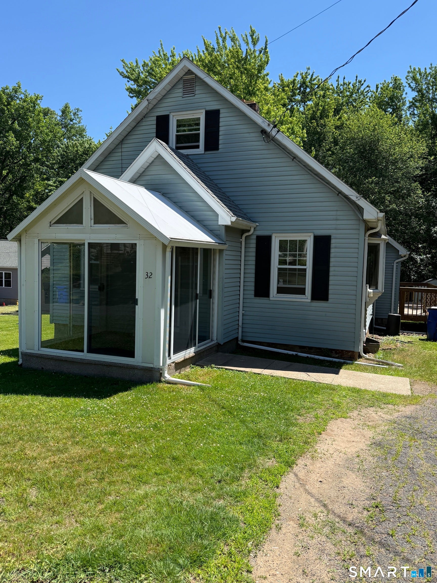 32 Dickerman Avenue