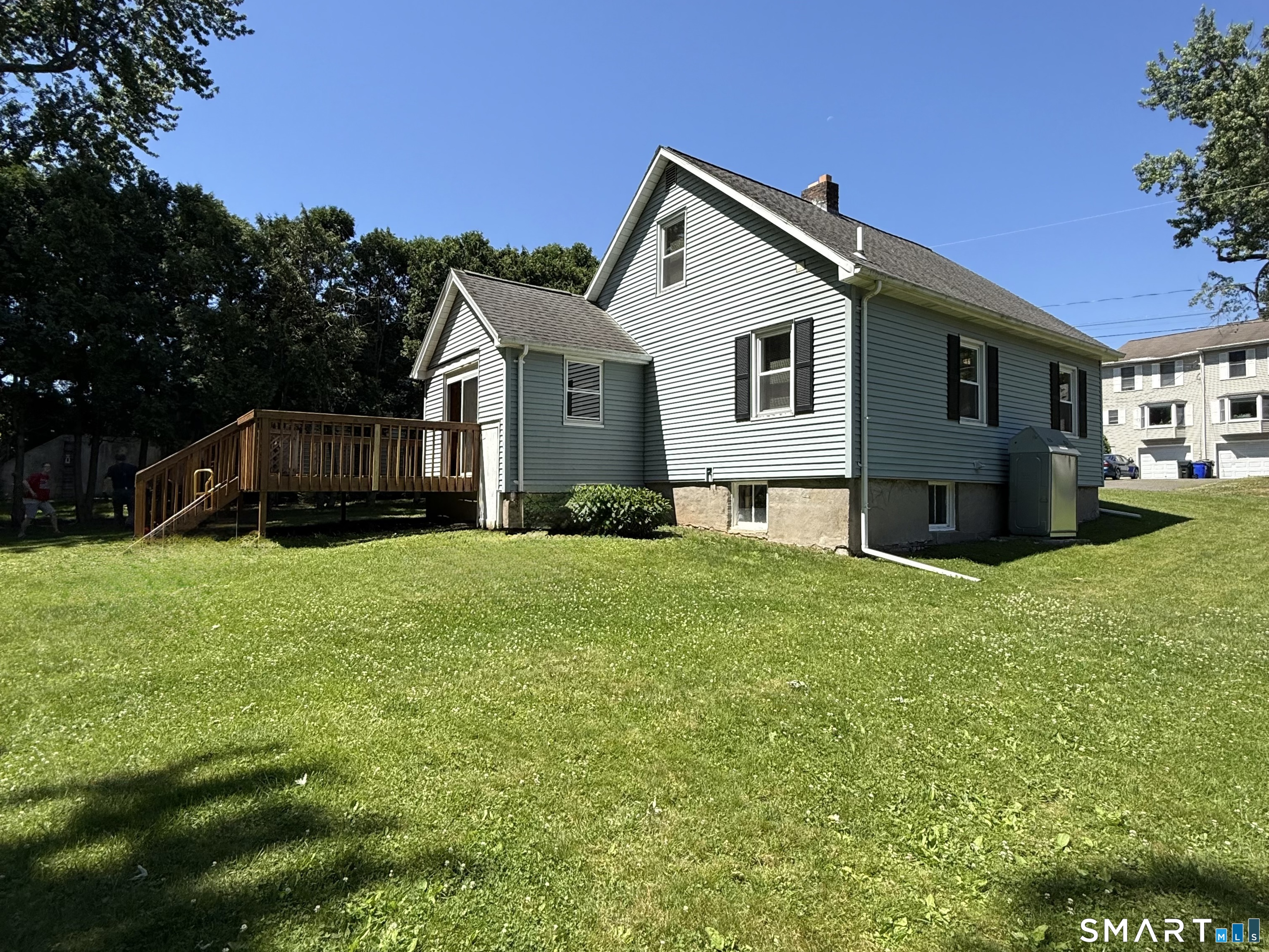 32 Dickerman Avenue