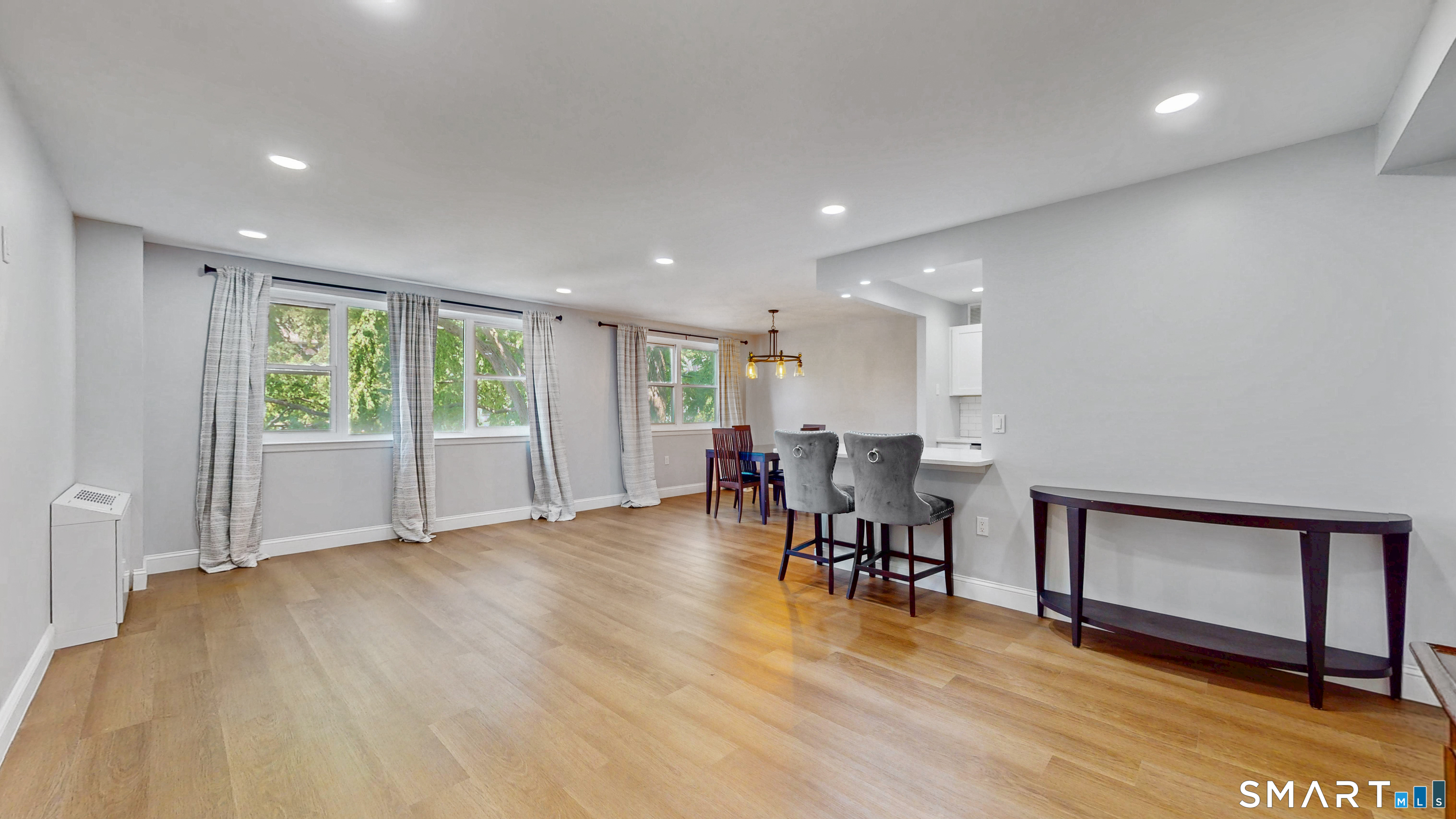 887 Farmington Avenue 2I
