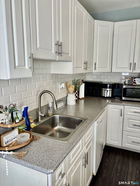 Tiny photo for 82 Maple Street, Manchester, CT 06040 (MLS # 24148052)