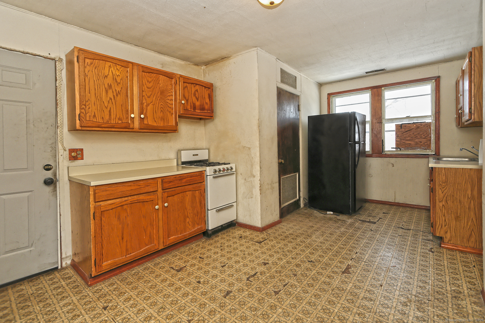 145 Hemlock Street, West Haven, Connecticut image 17