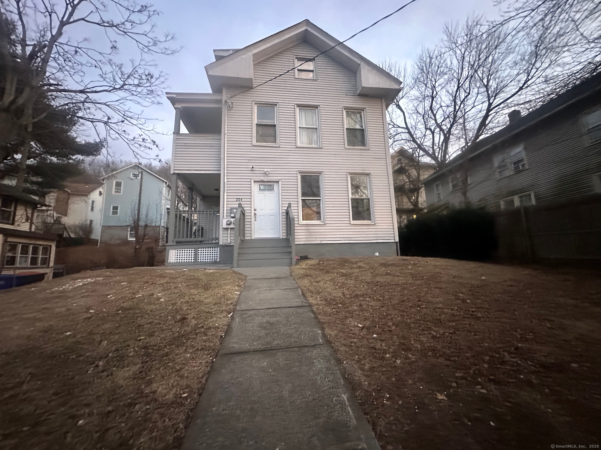 254 S Colony Street, Meriden, Connecticut - 2 Bedrooms  
1 Bathrooms  
4 Rooms - 