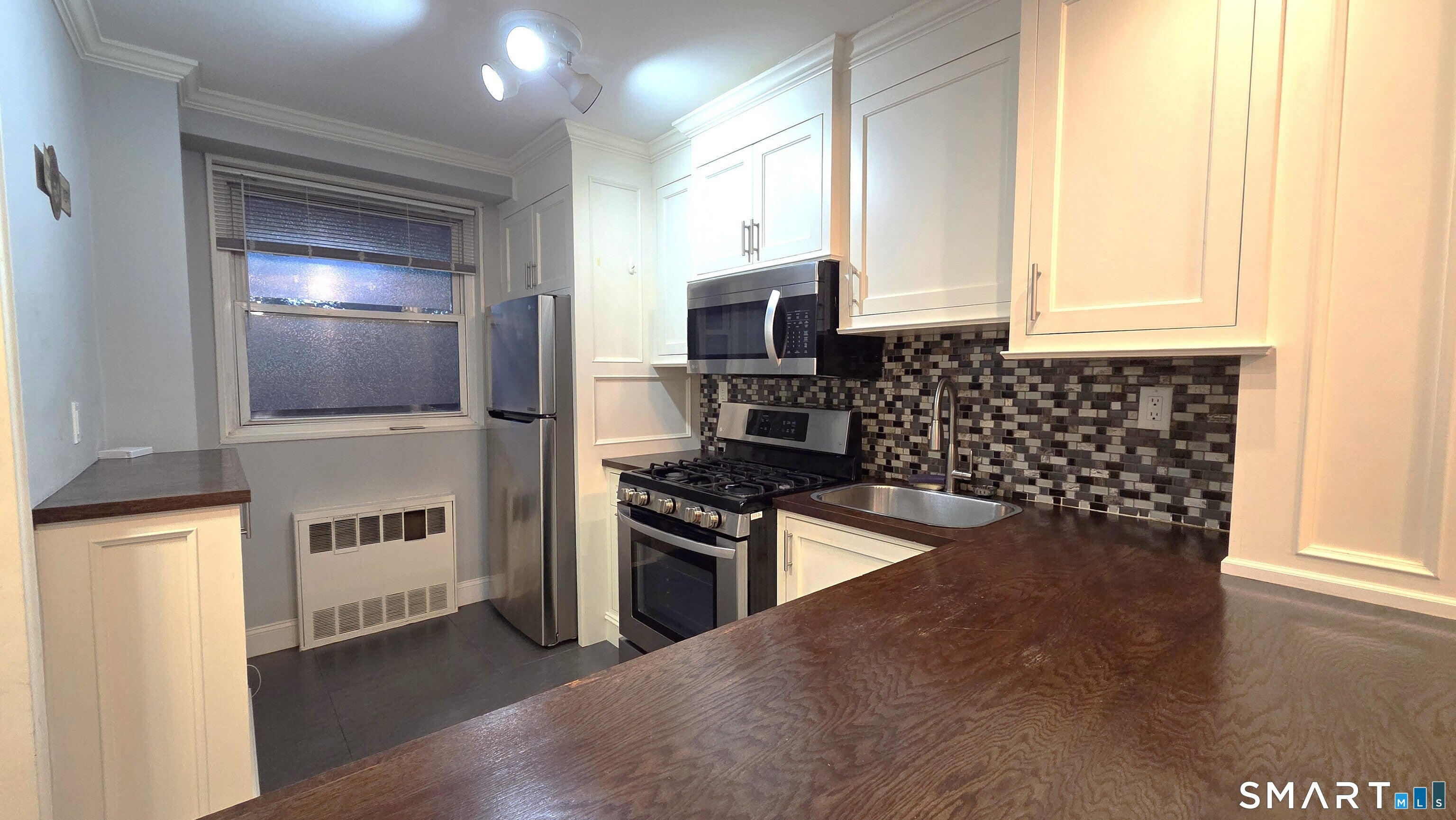 91 Strawberry Hill Avenue 240