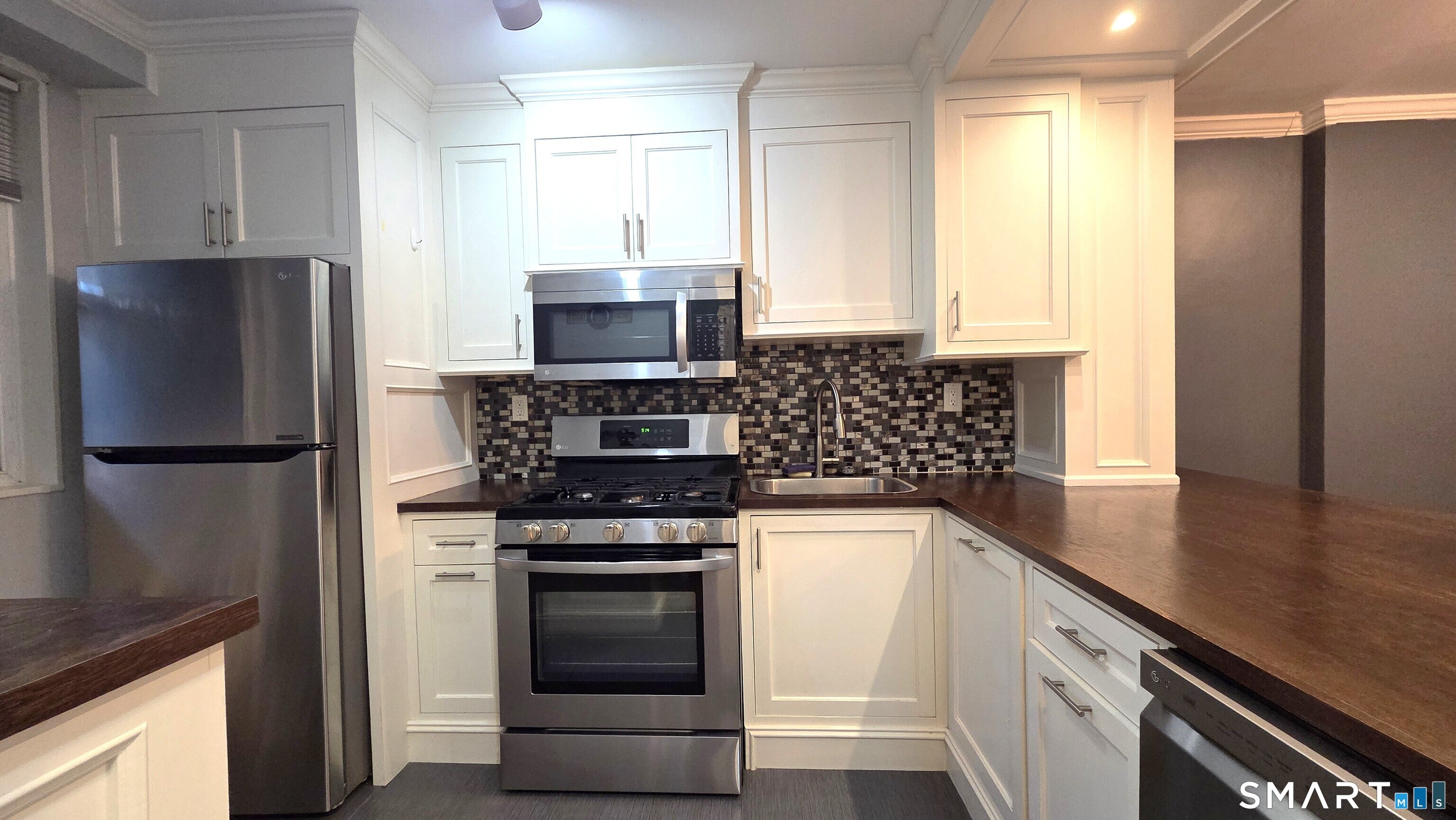 91 Strawberry Hill Avenue 240
