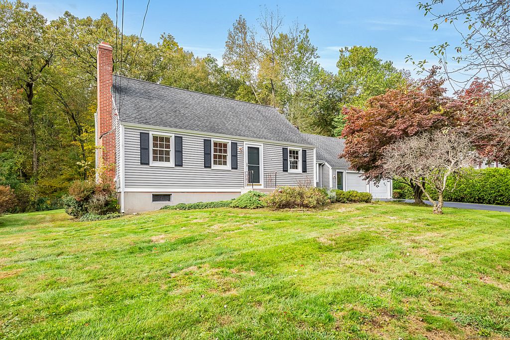 Photo of 11 Ledgewood Drive, Farmington, CT 06032 (MLS # 24127835)