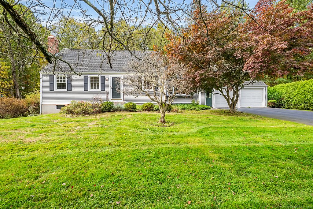 Photo of 11 Ledgewood Drive, Farmington, CT 06032 (MLS # 24127835)