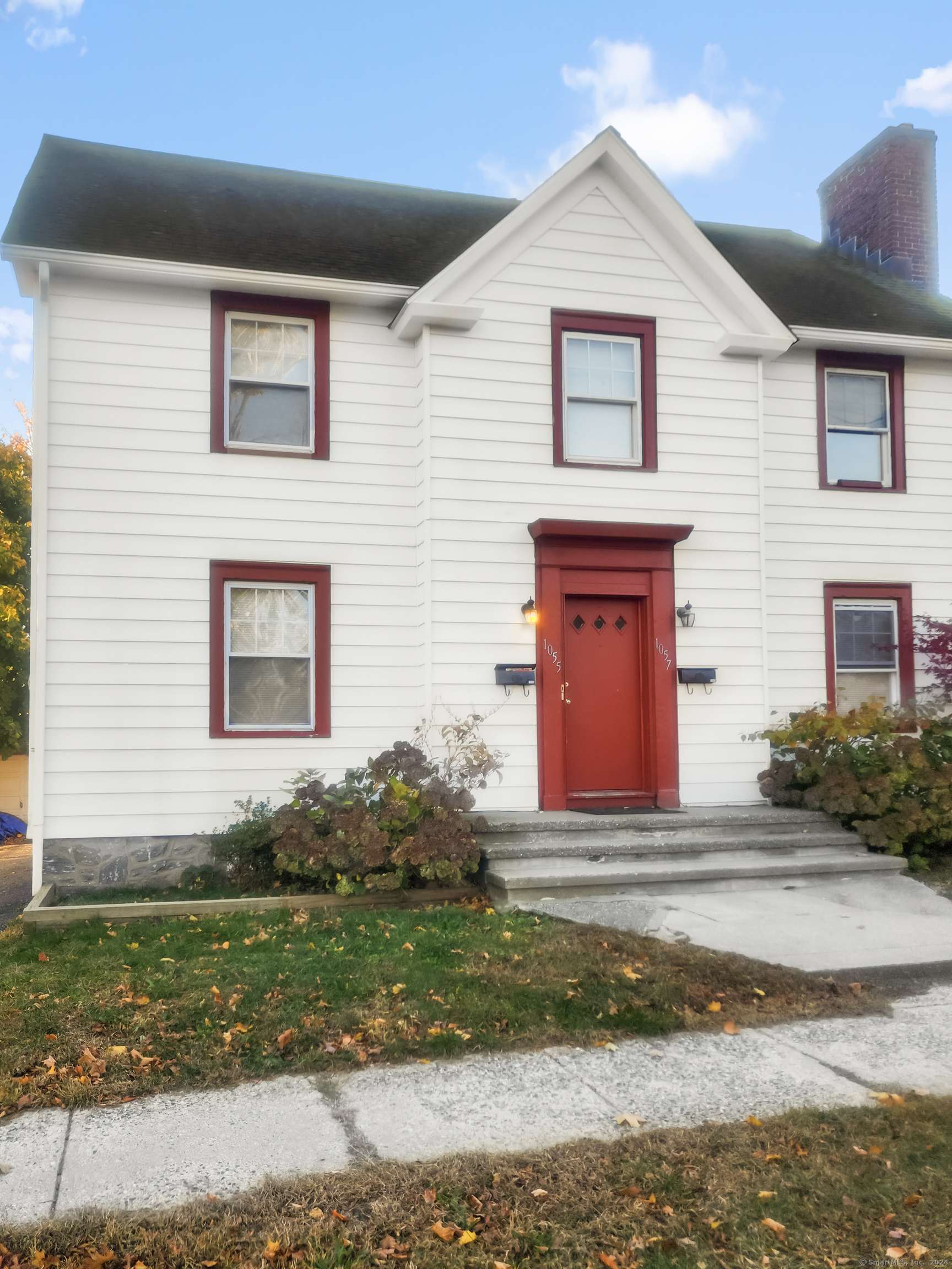 Rental Property at 1057 Hillside Avenue Unit 2, Stratford, Connecticut - Bedrooms: 4 
Bathrooms: 2 
Rooms: 6  - $3,000 MO.