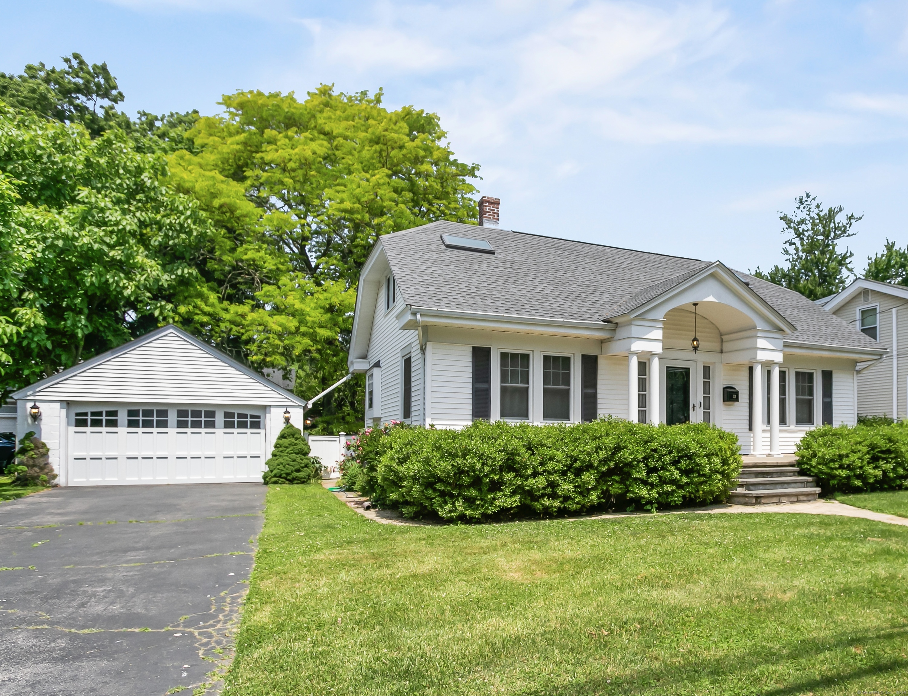 Property for Sale at 32 Myrtle Street, Norwalk, Connecticut - Bedrooms: 4 
Bathrooms: 2 
Rooms: 9  - $700,000