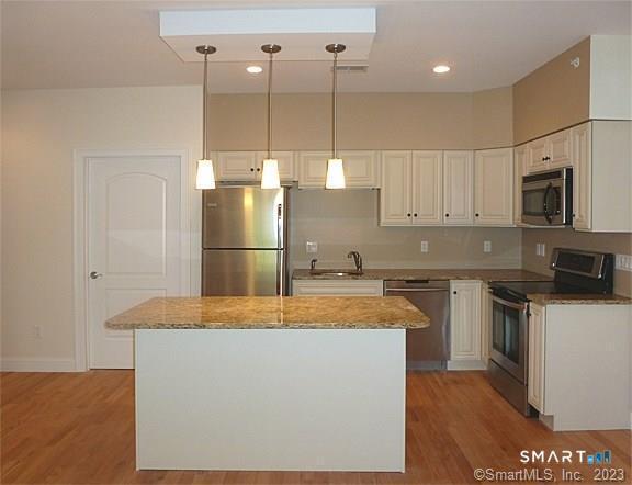 390 Boston Neck Road 1A