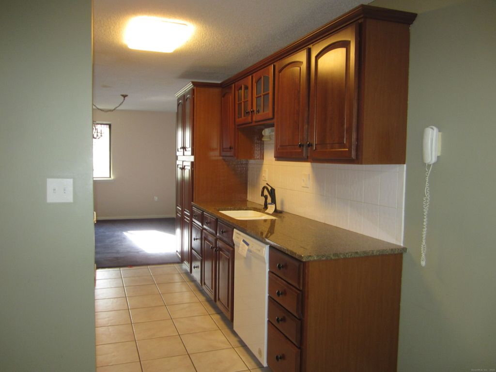 Photo of 298 Hollister Way W #298, Glastonbury, CT 06033 (MLS # 24141729)