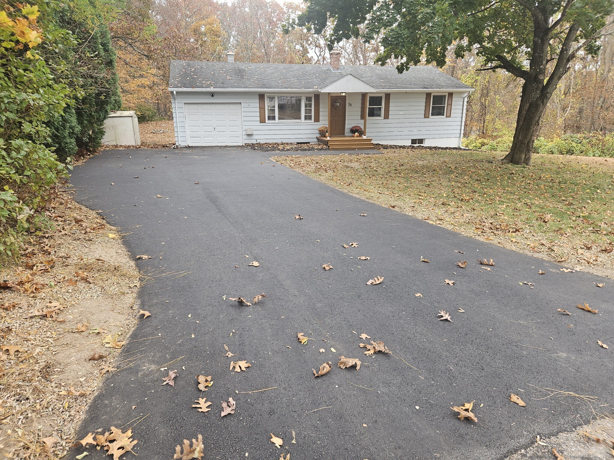 35 Ventura Drive, Montville, Connecticut image 1