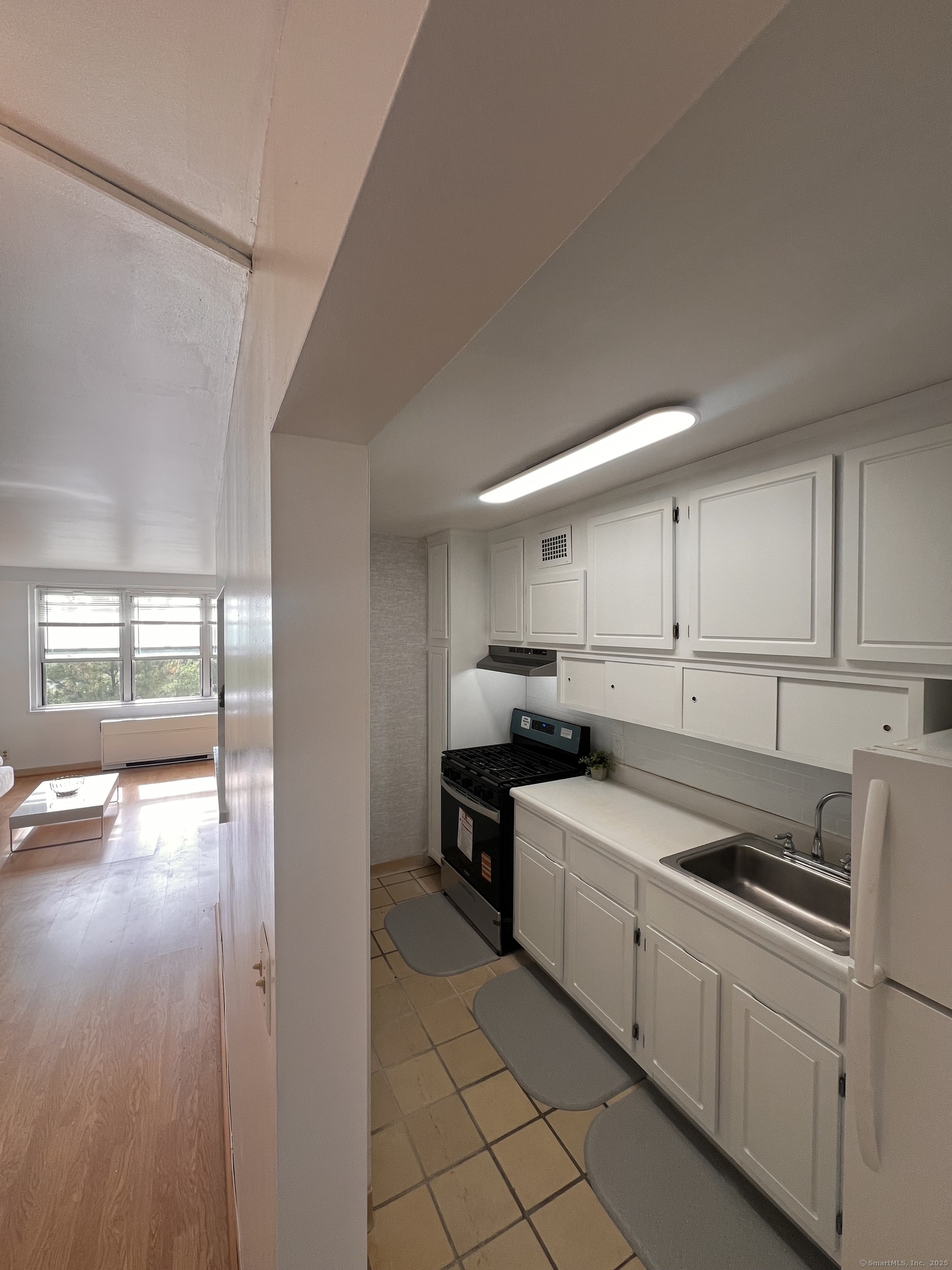 Bridgeport, Connecticut 06604, United States, 1 Bedroom Bedrooms, ,1 BathroomBathrooms,Residential,Pending,226687