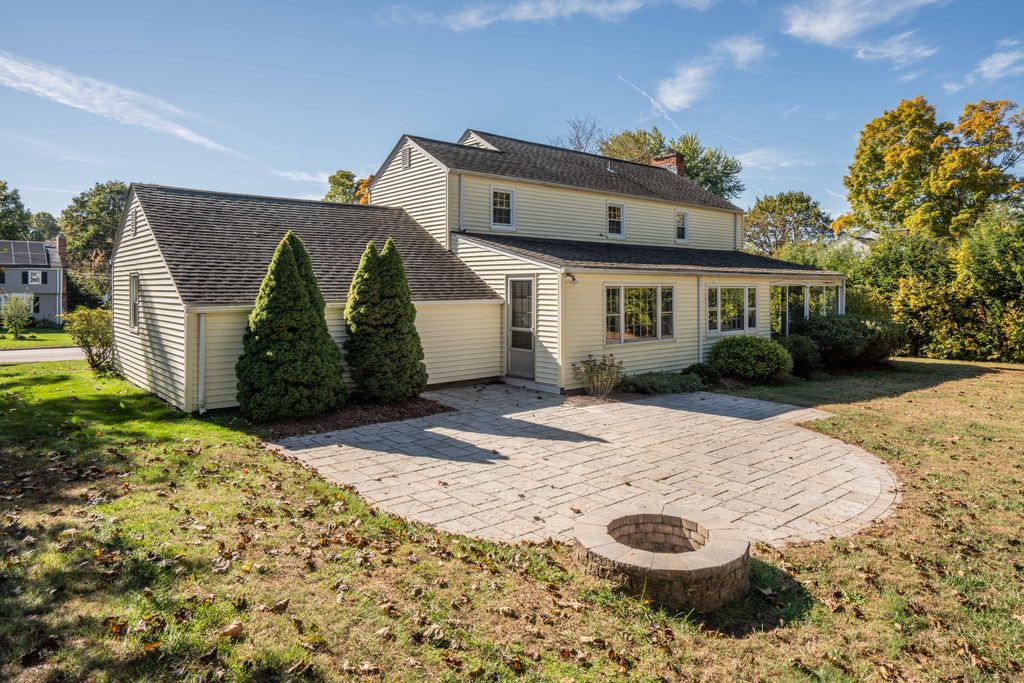 Photo of 33 April Drive, Glastonbury, CT 06033 (MLS # 24132100)