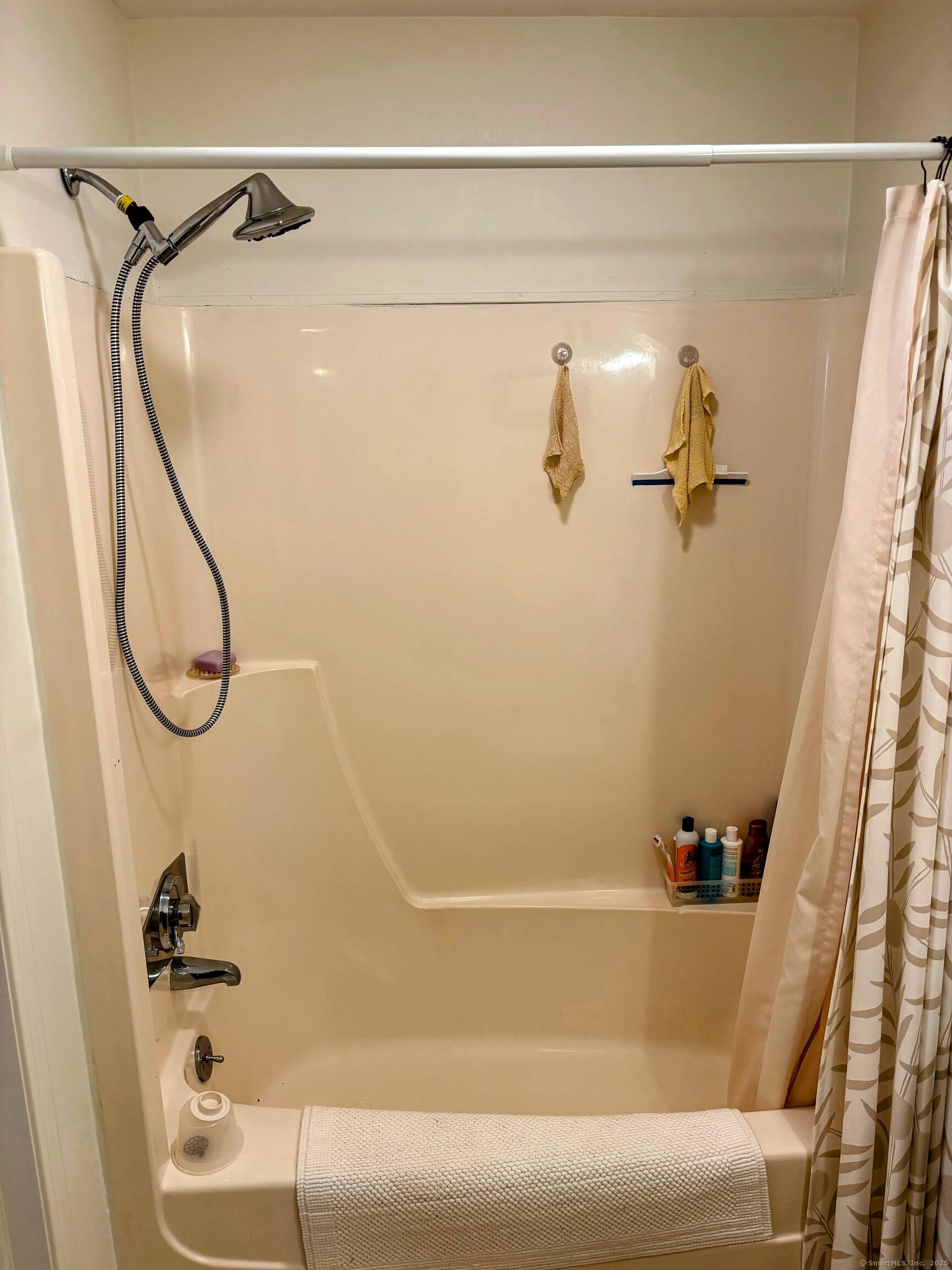 391 Main Street #APT 406, Deep River, Connecticut image 14