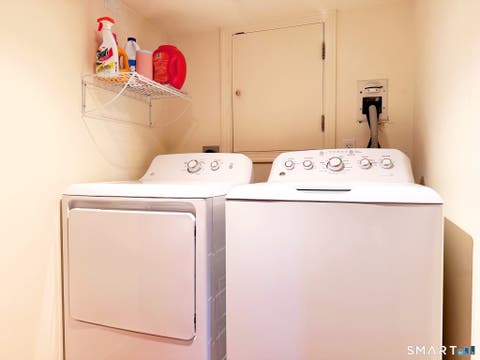 Tiny photo for 66 Veres Street #1st Floor, Fairfield, CT 06824 (MLS # 24191997)