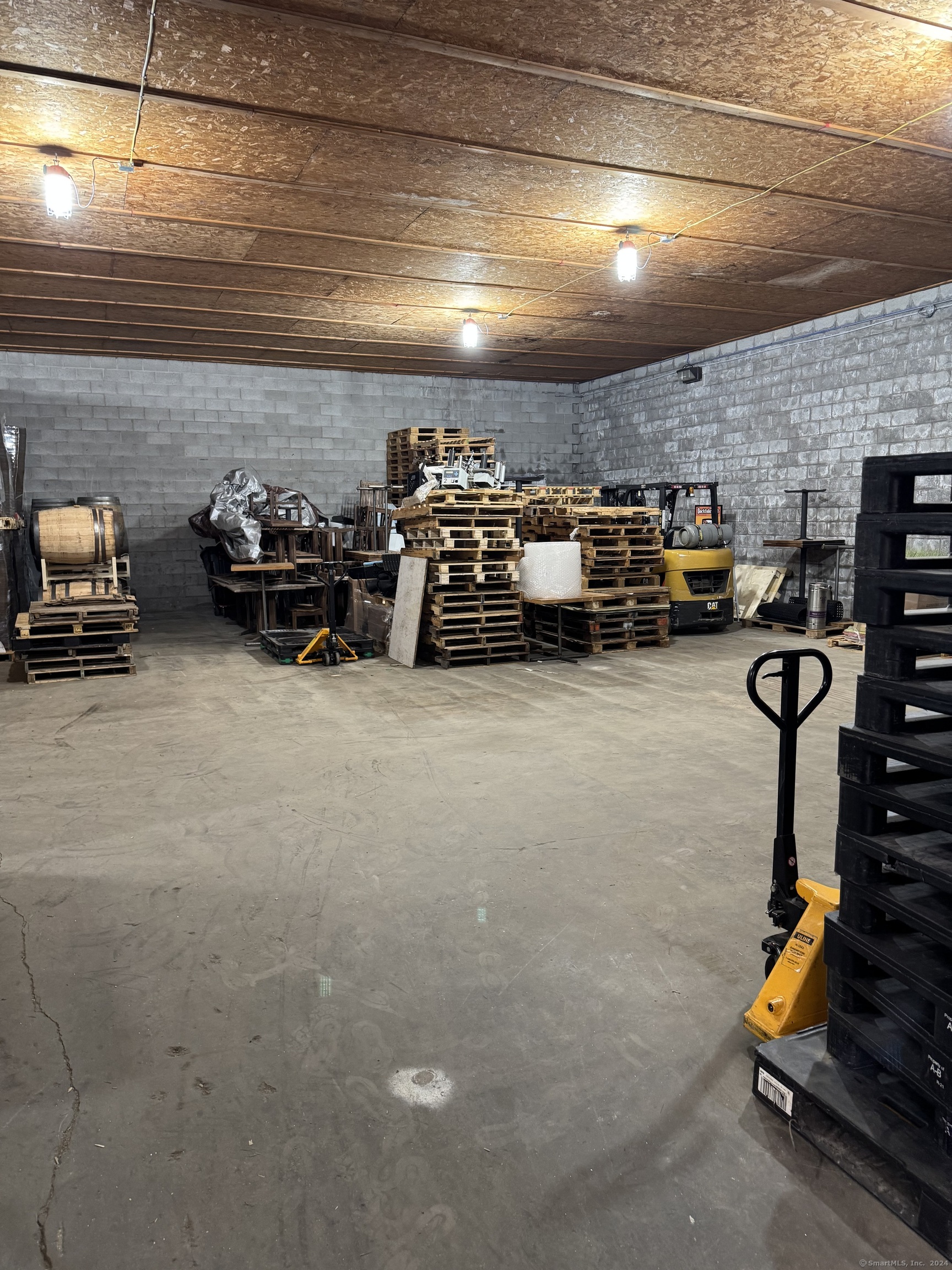 4 Indian Neck Avenue