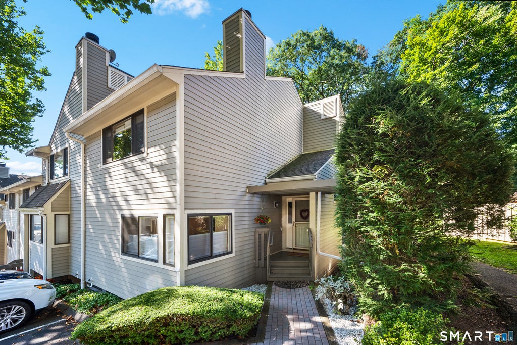 Photo of 118 Sunrise Hill Road #118, Norwalk, CT 06851 (MLS # 24203984)