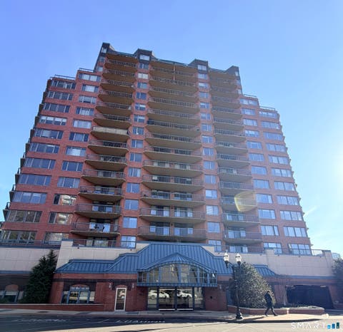 Photo of 25 Forest Street #7F, Stamford, CT 06901 (MLS # 24184338)