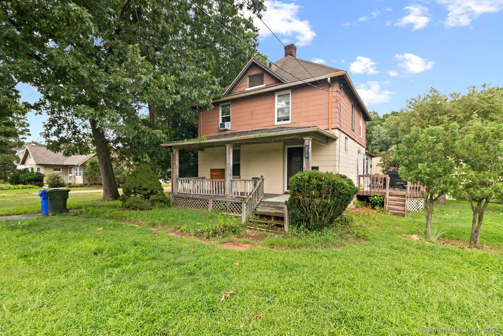 Brewer Street, East Hartford, Connecticut - 4 Bedrooms  
2 Bathrooms  
7 Rooms - 