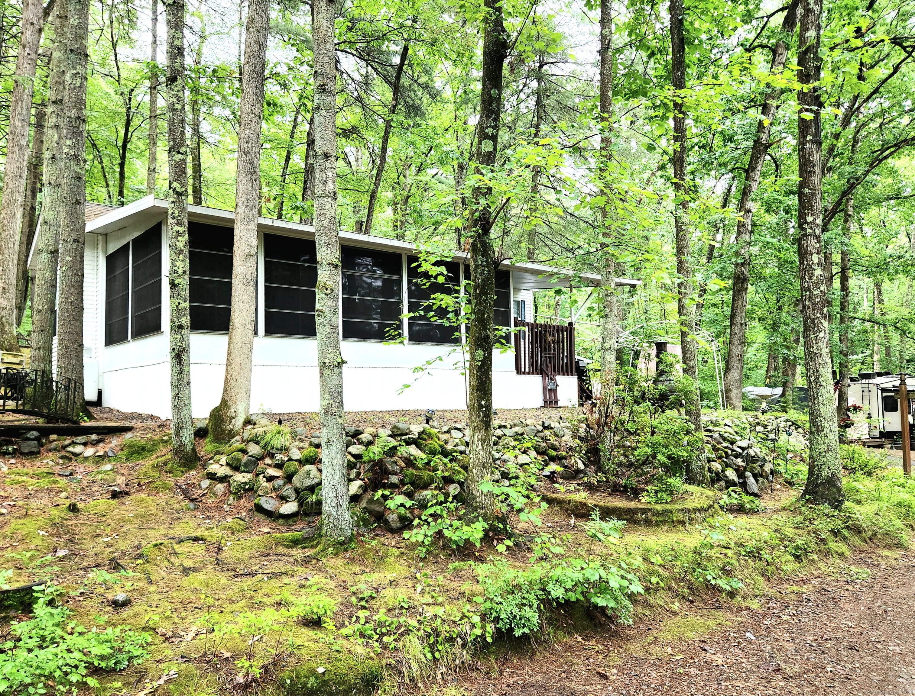 51 Old Springfield Road 209