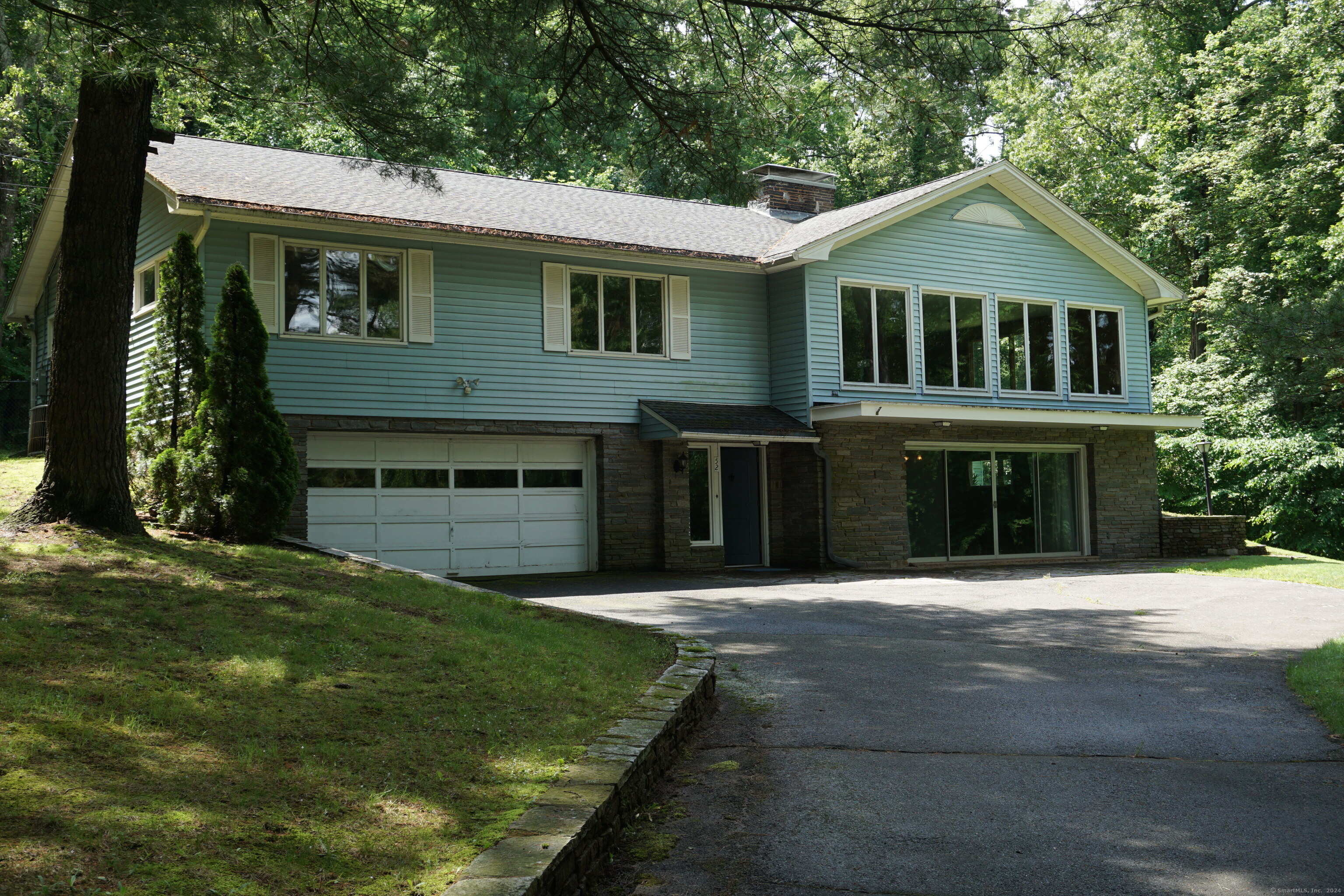 Property for Sale at 52 Cider Mill Road, Ellington, Connecticut - Bedrooms: 3 
Bathrooms: 2 
Rooms: 5  - $450,000