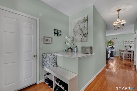 Tiny photo for 11 Partridge Run #11, Enfield, CT 06082 (MLS # 24155377)