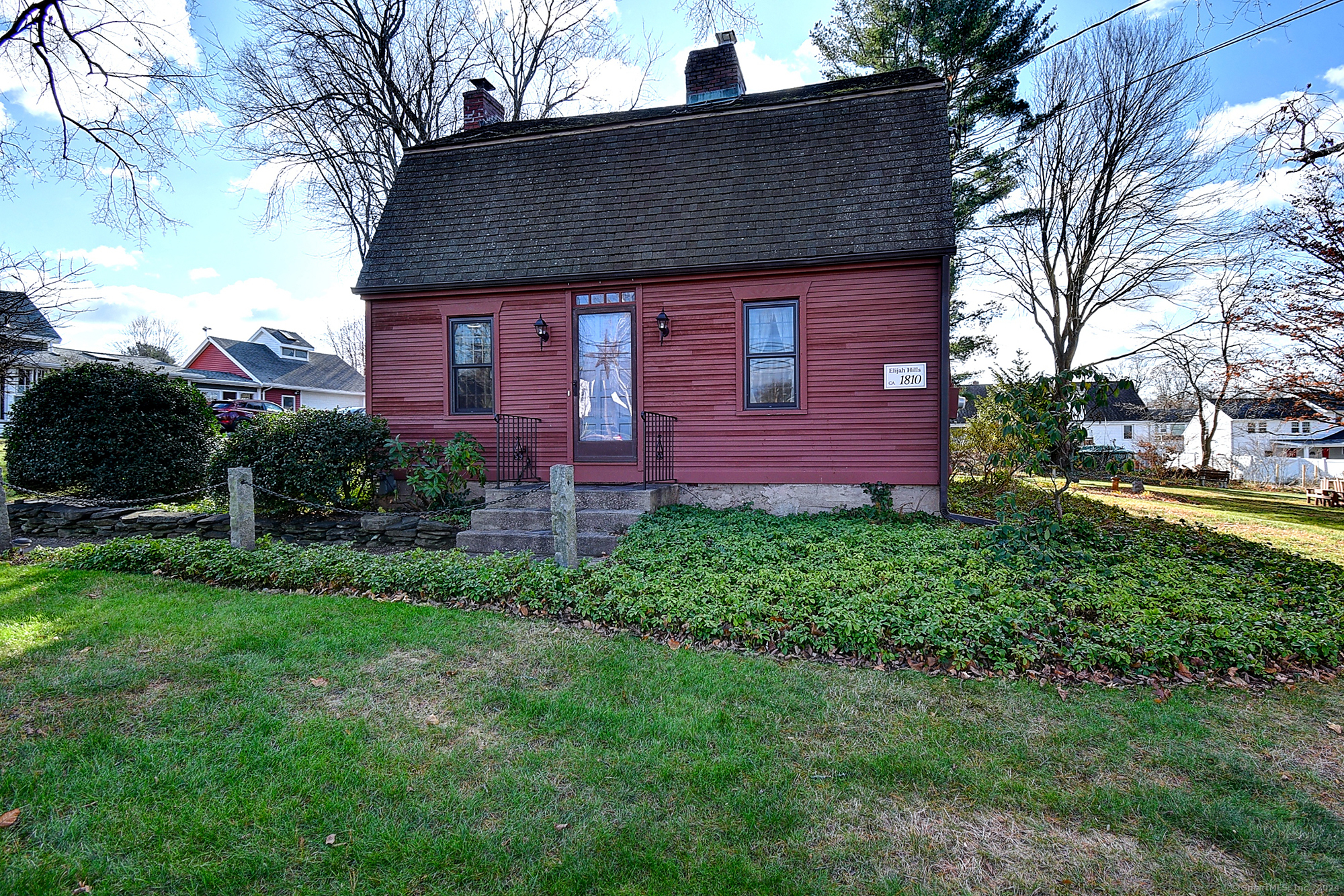 Hills Street, East Hartford, Connecticut - 3 Bedrooms  
2 Bathrooms  
7 Rooms - 