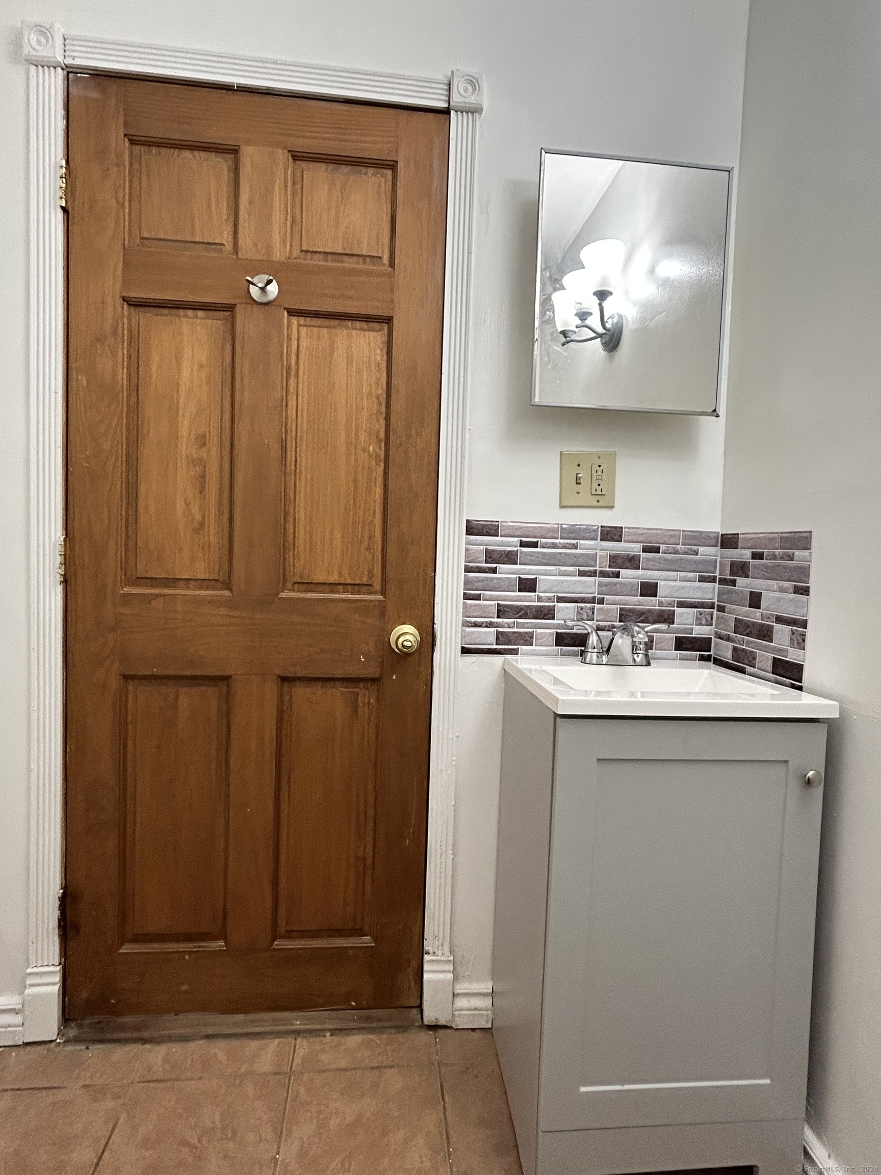 36 W High Street, New London, Connecticut image 25
