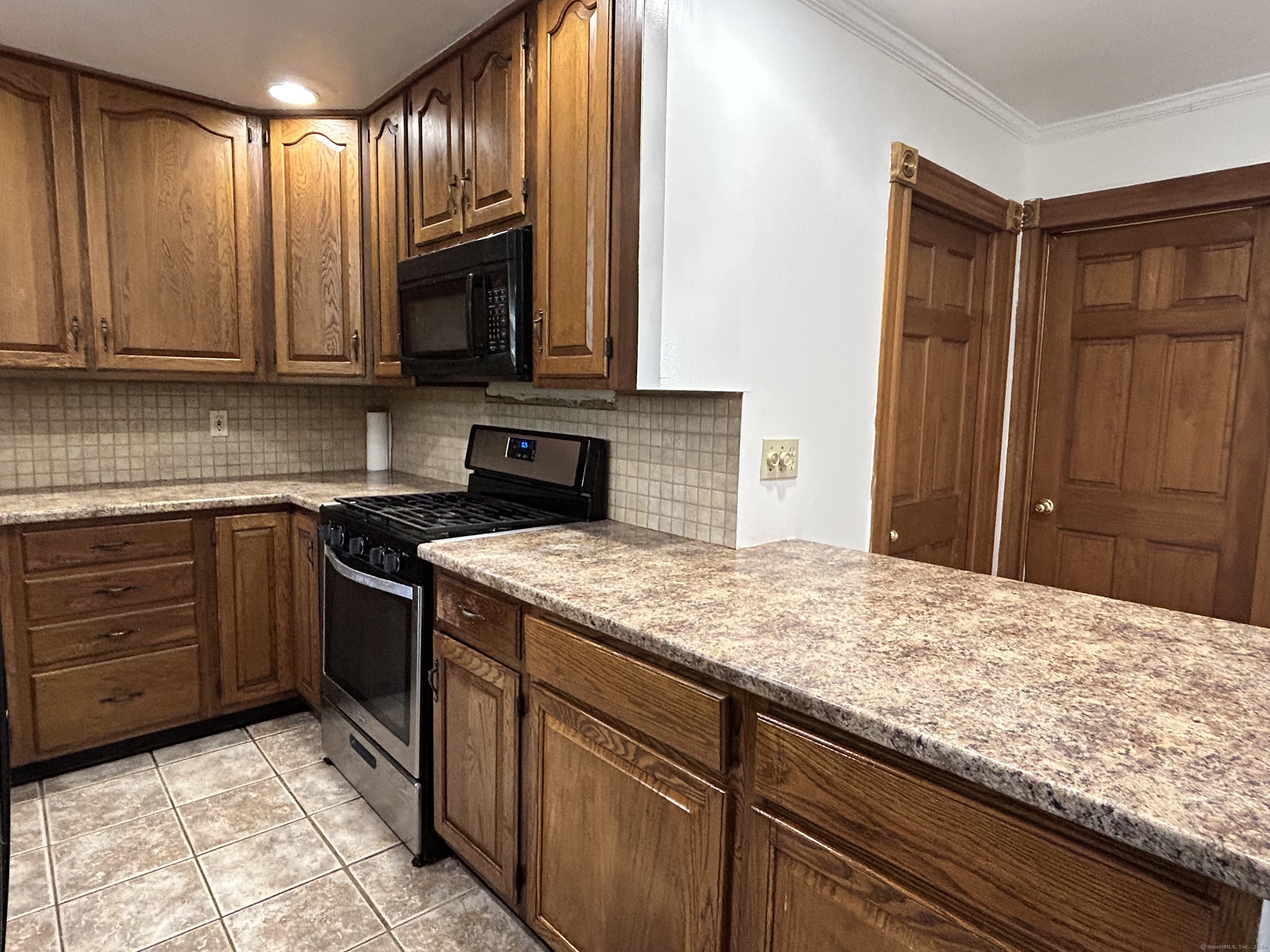 36 W High Street, New London, Connecticut image 21