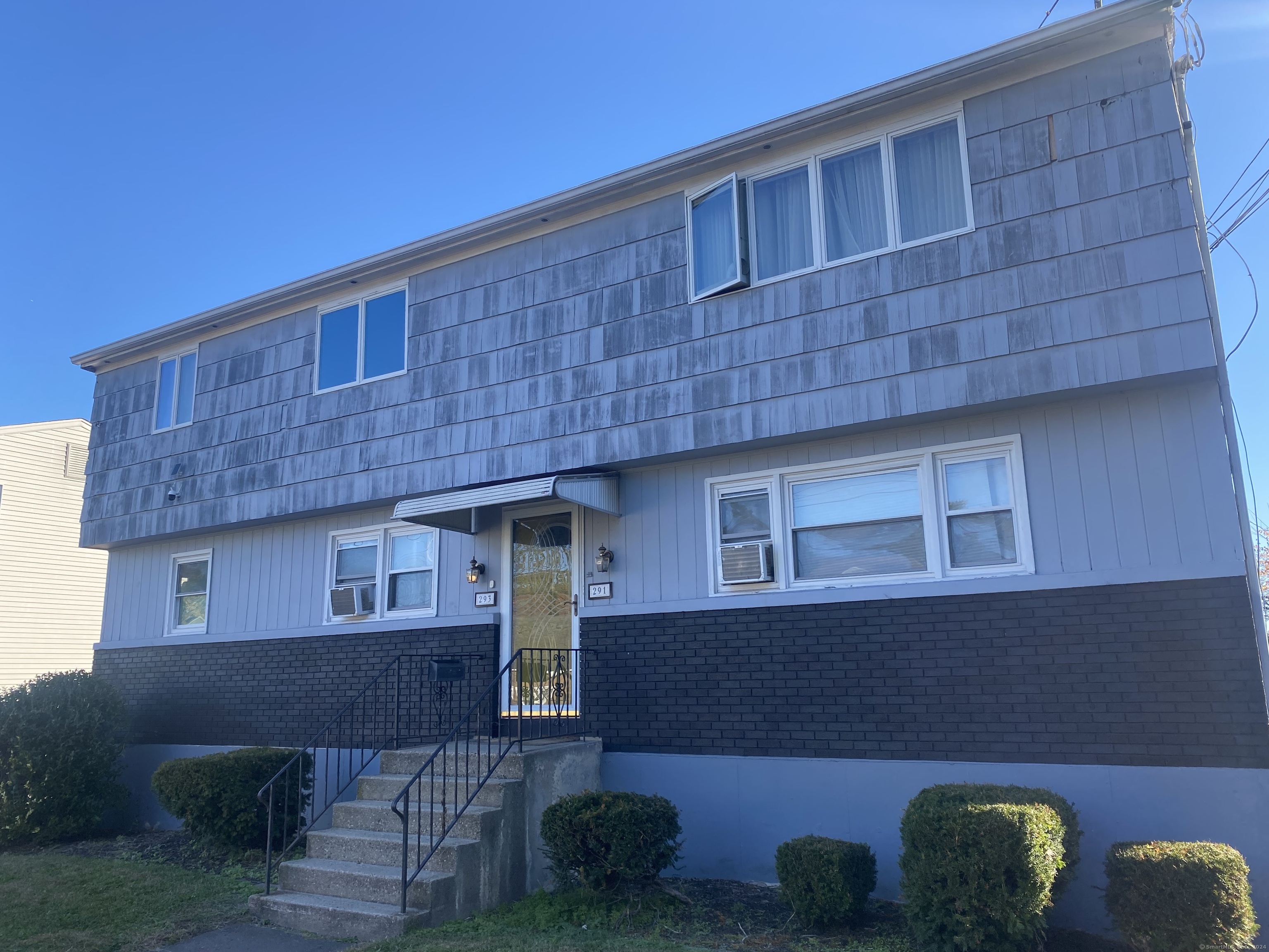 Property for Sale at Peck Avenue, West Haven, Connecticut - Bedrooms: 6 
Bathrooms: 2 
Rooms: 10  - $469,500