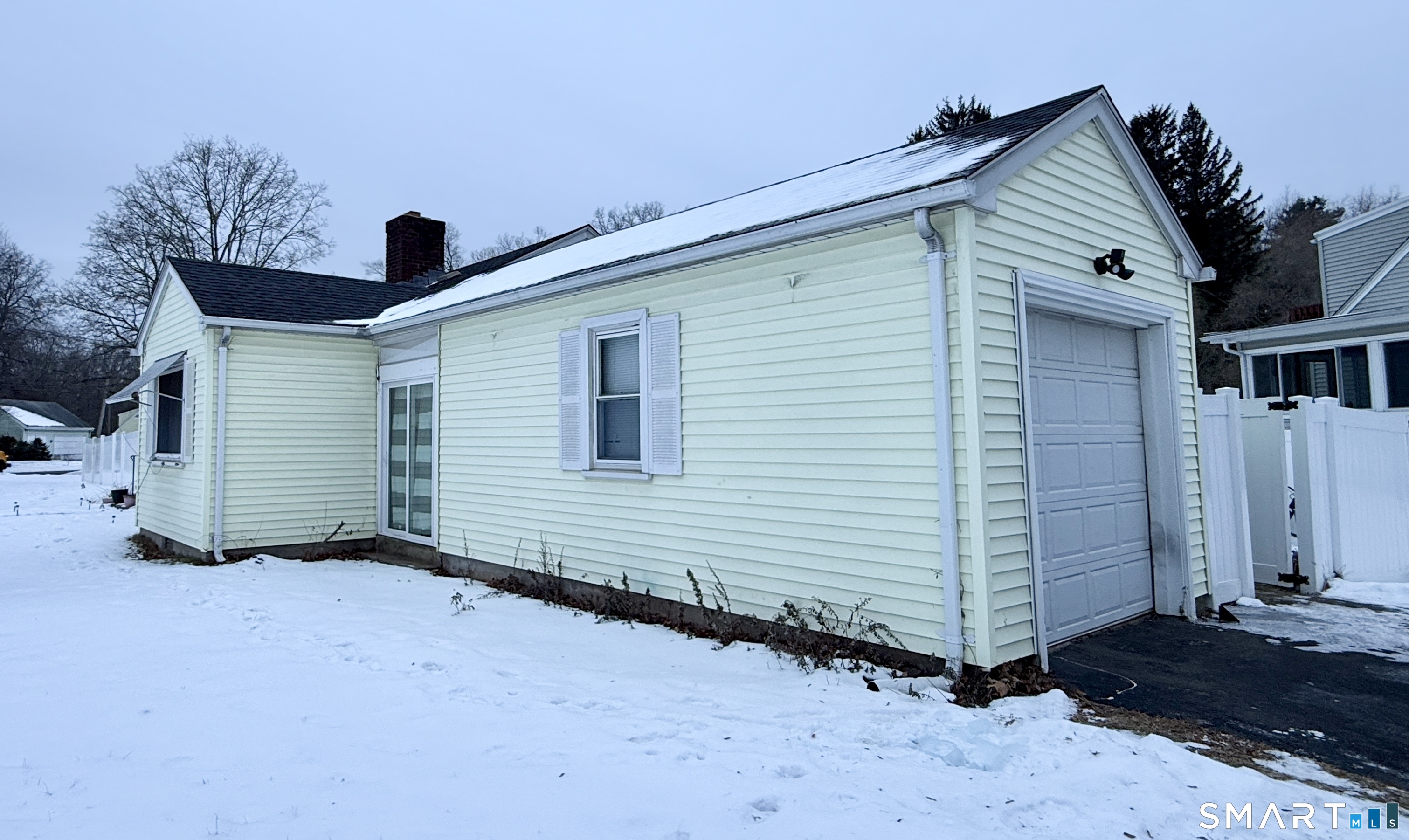 1275 Matianuck Avenue