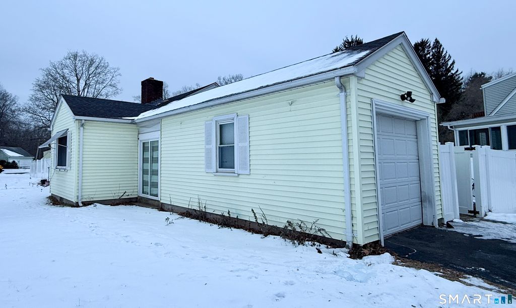 Photo of 1275 Matianuck Avenue, Windsor, CT 06095 (MLS # 24147470)