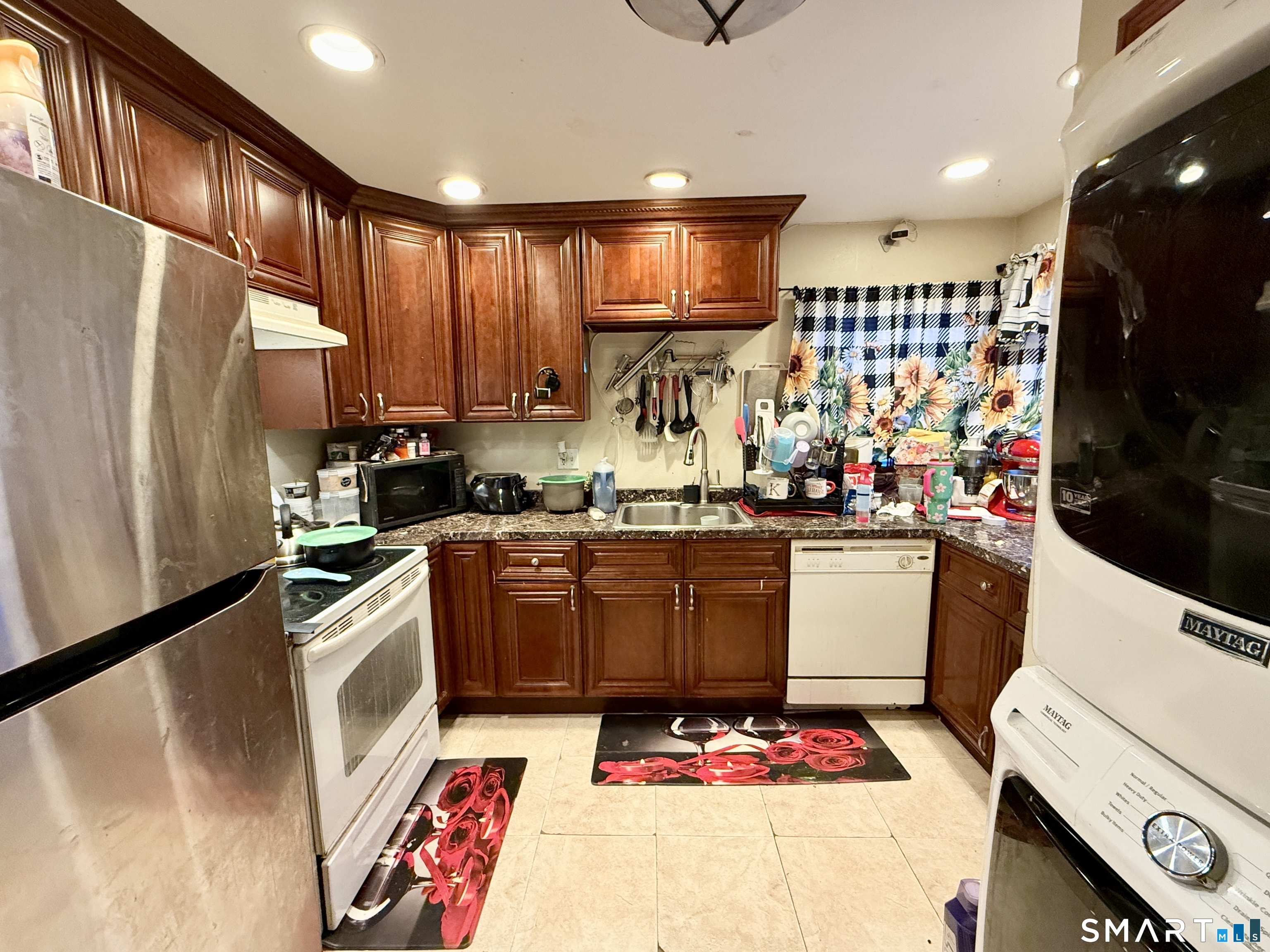 1275 Matianuck Avenue