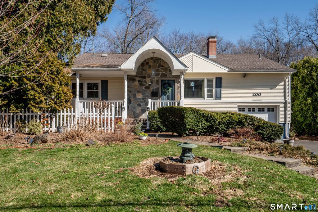 Photo of 200 Mohegan Drive, West Hartford, CT 06117 (MLS # 24157376)