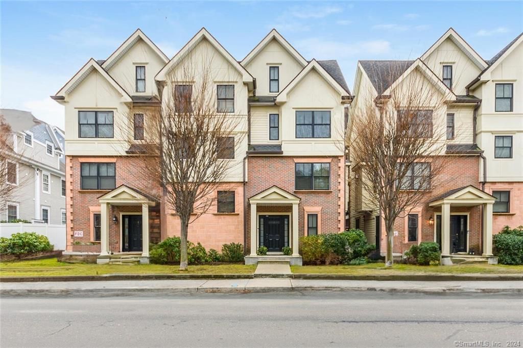 Photo of 109 Forest Street #APT 3, Stamford, CT 06901 (MLS # 24153723)