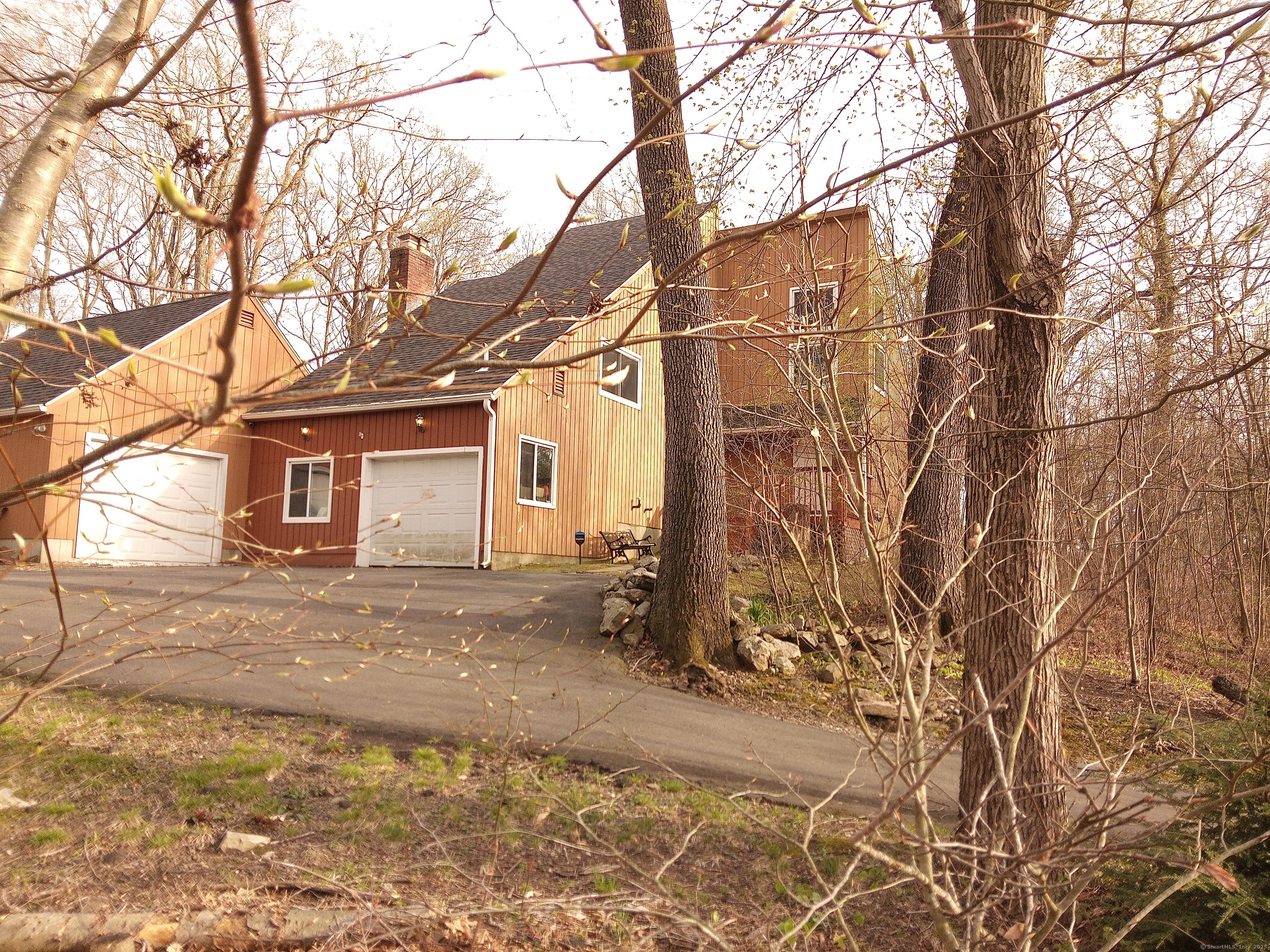 953 Rainbow Trail, Orange, Connecticut image 1