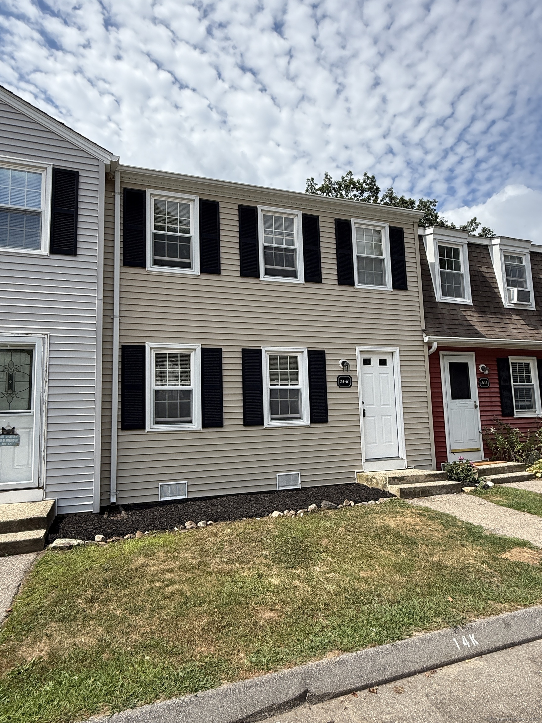 14 Lakeside Drive K
