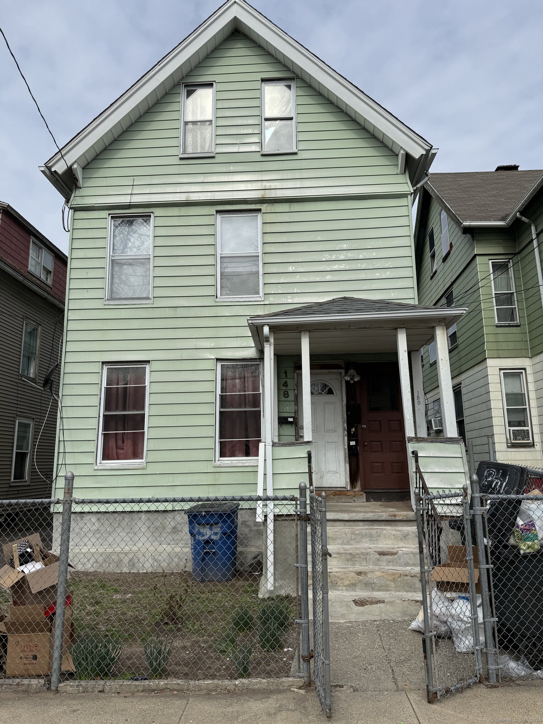Property for Sale at Plymouth Street, New Haven, Connecticut - Bedrooms: 6 
Bathrooms: 3 
Rooms: 14  - $459,000