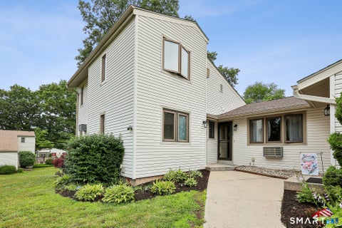 Condo For Sale - 132 Butternut Lane #138<br/> Hartford County, Bristol, CT 06010