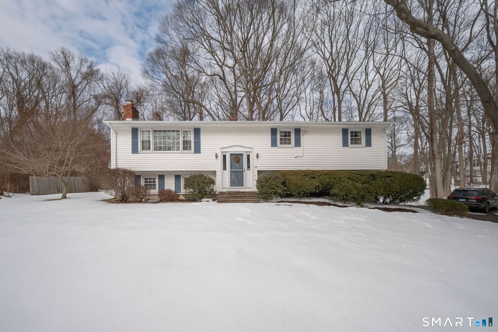 Photo of 162 Yankee Peddler Path, Madison, CT 06443 (MLS # 24154830)