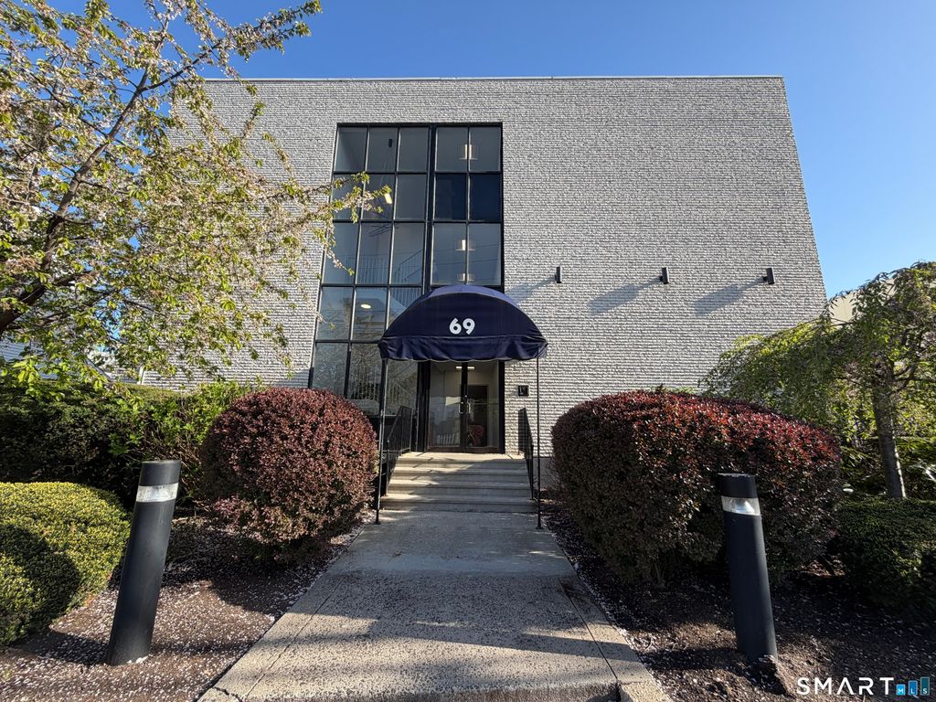Photo of 69 Cove Road #B9, Stamford, CT 06902 (MLS # 24170738)