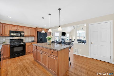 Tiny photo for 5 South Hollow #5, East Hampton, CT 06424 (MLS # 24152506)