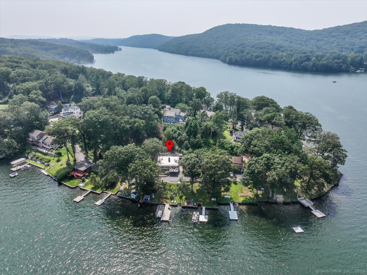 18 Lake Road