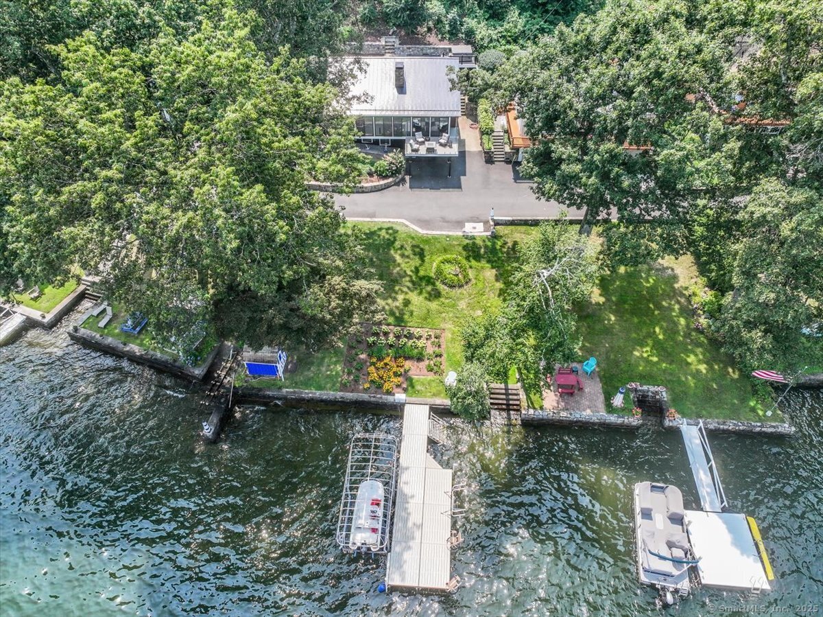 18 Lake Road