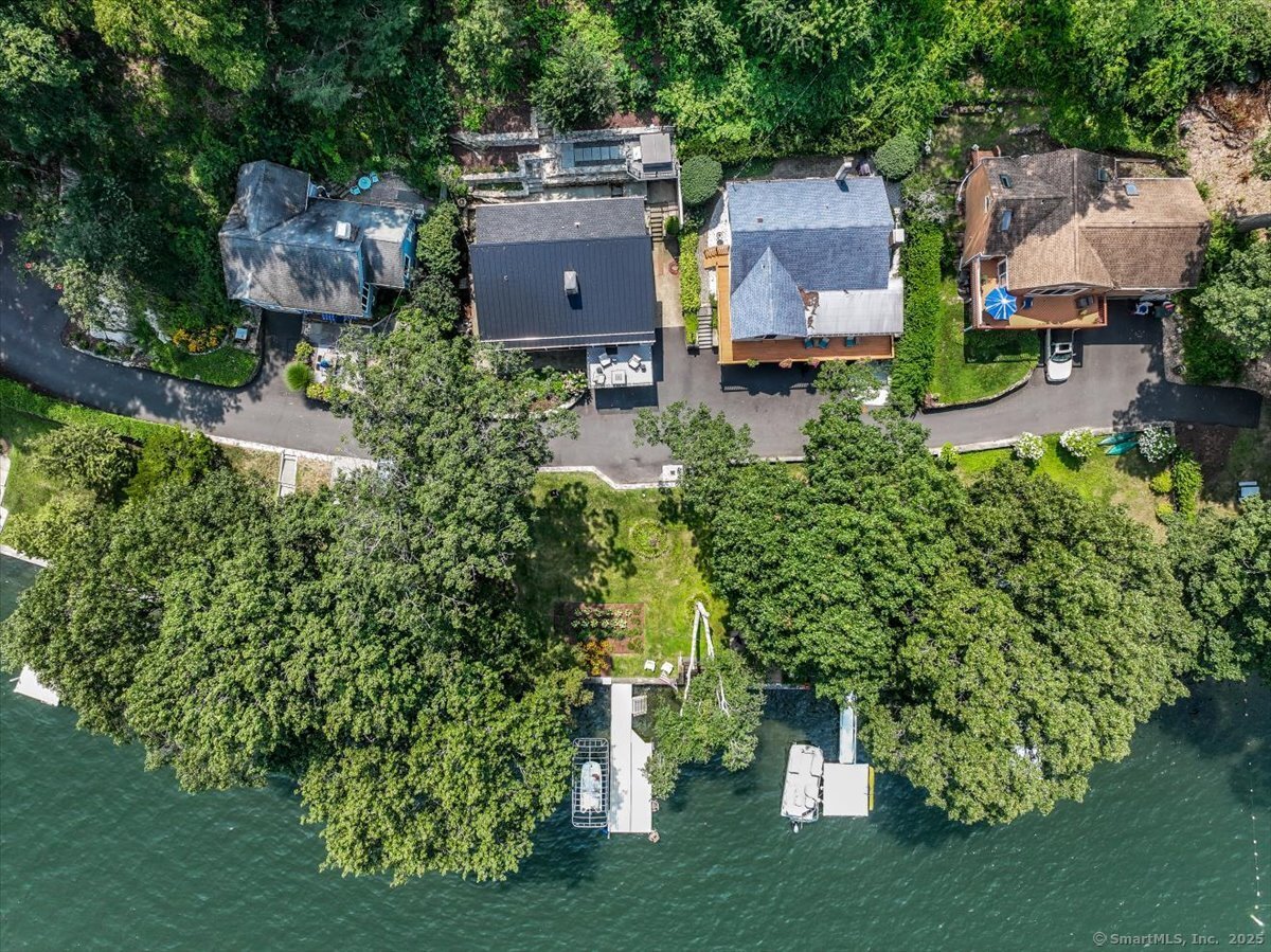 18 Lake Road