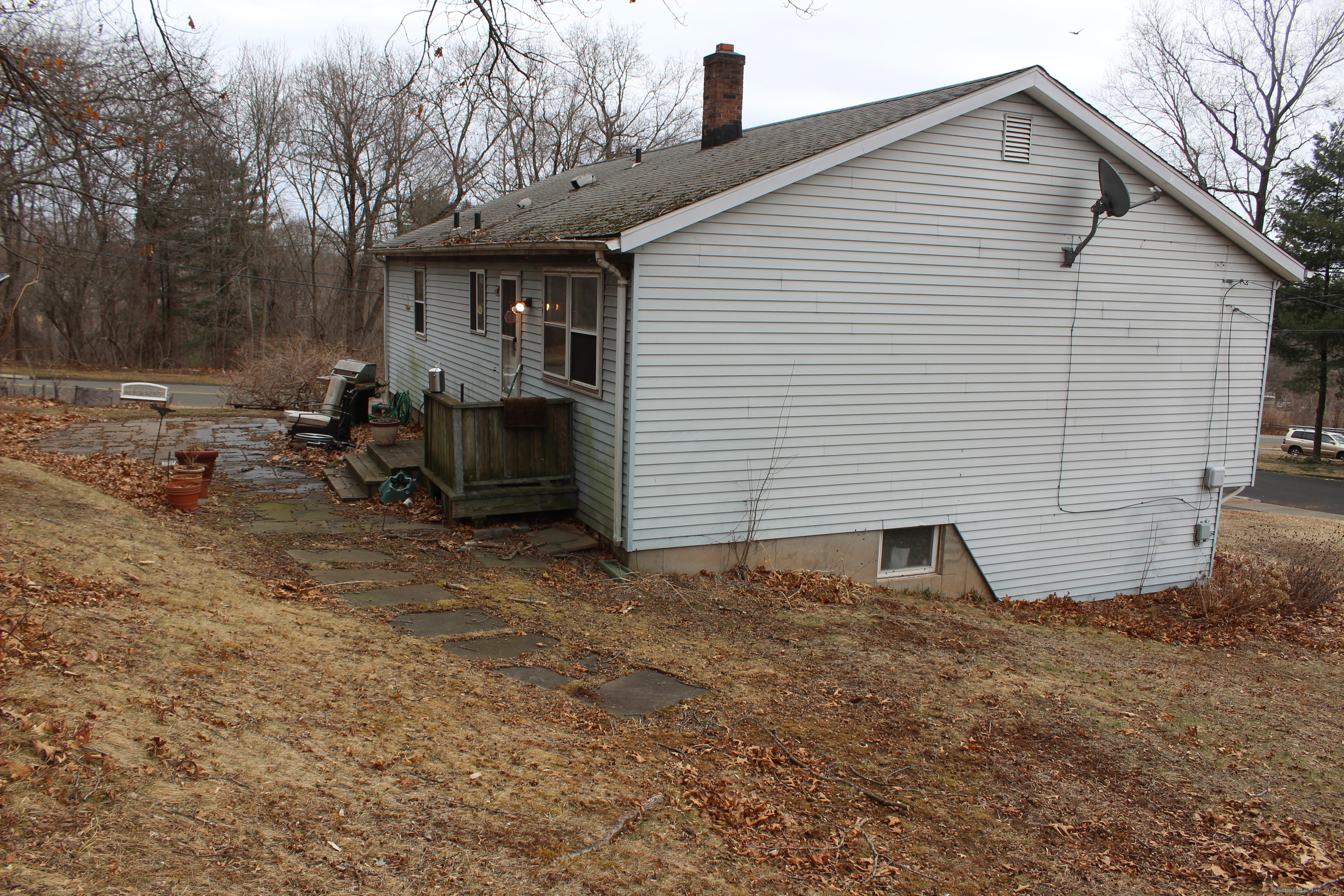 9 Bromley Court, Hamden, Connecticut image 3