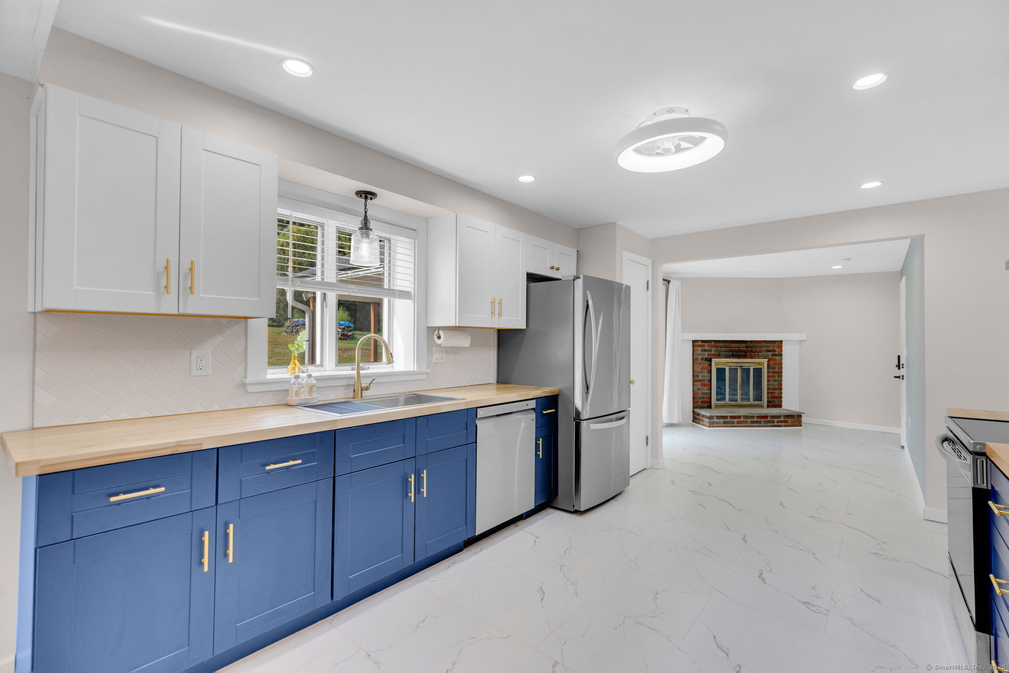 Bristol, Connecticut 06010, United States, 3 Bedrooms Bedrooms, ,2 BathroomsBathrooms,Residential,Coming Soon,219147